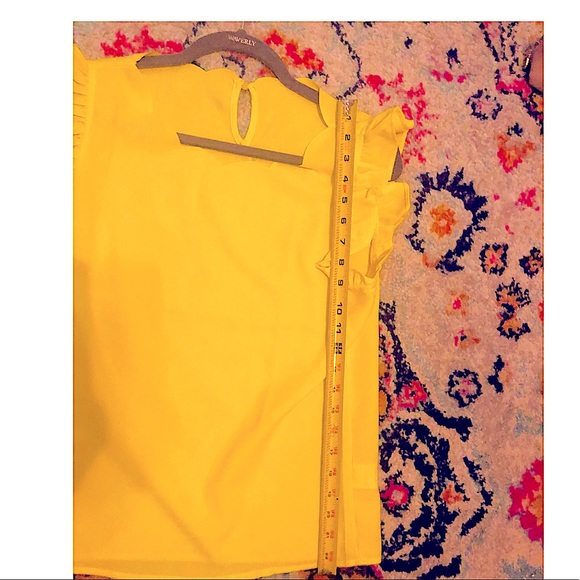 3 for $15 ❤️ Ruffle Armhole Scallop Edge Top - Picture 5 of 6